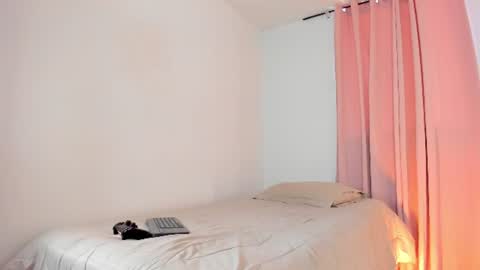 Snapshot of aleja_arango chatting on June 2026 08:22:02 PM Alejandra Arango online show from June 2026 08:22:02 PM