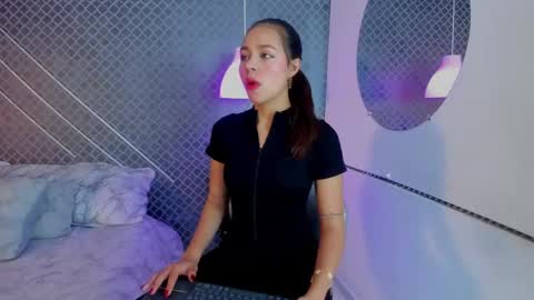 aleja_bloom online show from September 2025 11:54:02 AM