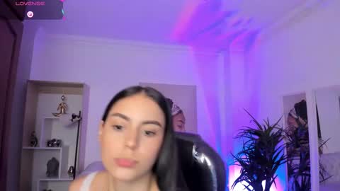 Alejandra online show from March 2025 05:28:01 PM