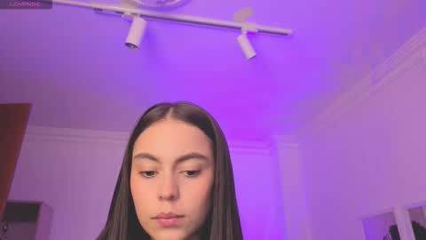 Alejandra online show from March 2026 11:27:01 AM