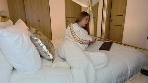 Snapshot of alejadollts chatting on April 2026 02:47:01 AM ALEJADOLLTS online show from April 2026 02:47:01 AM