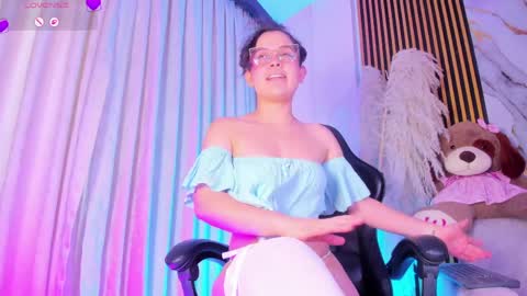 Snapshot of alejagarcia_ chatting on March 2026 09:36:01 PM CUTE ALEJA online show from March 2026 09:36:01 PM