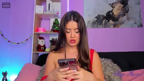 Aleja Moore online show from December 2024 07:42:01 PM