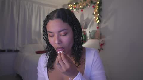 Snapshot of alejandra_kiss98 chatting on December 2024 12:56:02 AM O.F alejandra h1998 stream 300 pm - 1100 pm online show from December 2024 12:56:02 AM