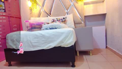 alejandra martins online show from November 2025 03:04:01 AM