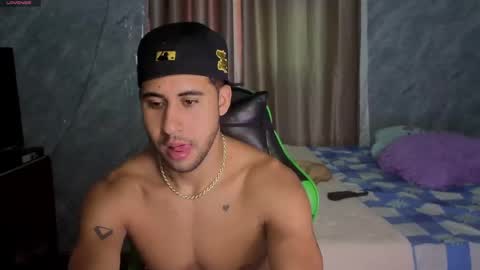 Snapshot of alejandrojf_00 chatting on April 2026 09:43:02 PM Daiki jack online show from April 2026 09:43:02 PM