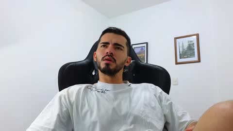 alejandroo_7 online show from December 2024 11:53:01 PM