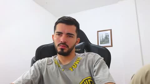 alejandroo_7 online show from December 2024 08:04:02 PM