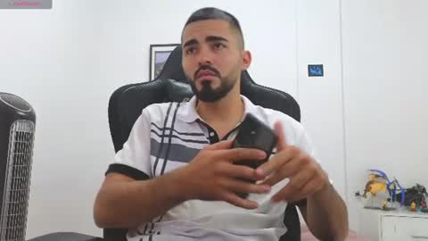 alejandroo_7 online show from June 2026 08:32:02 PM