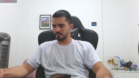 alejandroo_7 online show from July 2026 12:54:01 AM