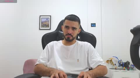 alejandroo_7 online show from July 2026 06:34:02 PM