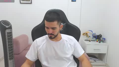 alejandroo_7 online show from July 2026 07:31:01 PM