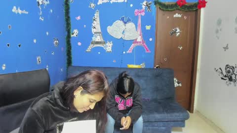 zoe and Kataleya online show from January 2025 01:47:01 PM