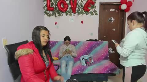 zoe and Kataleya online show from March 2025 12:28:01 PM