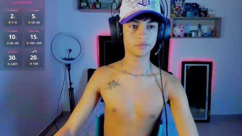 Snapshot of alejoo_storms chatting on November 2025 07:49:01 AM alejo online show from November 2025 07:49:01 AM