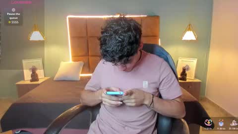 ALejoo Saenz online show from November 2025 04:01:02 AM