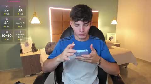 ALejoo Saenz online show from November 2025 01:27:02 AM