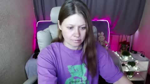 Snapshot of alekasamui chatting on February 2025 05:02:01 AM Aleksa online show from February 2025 05:02:01 AM