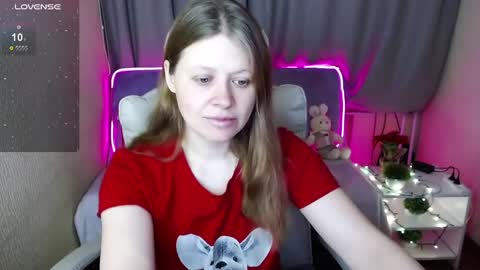 Snapshot of alekasamui chatting on February 2025 10:28:01 PM Aleksa online show from February 2025 10:28:01 PM