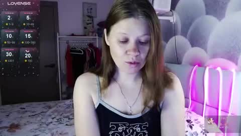 Snapshot of alekasamui chatting on October 2025 11:16:01 PM Aleksa online show from October 2025 11:16:01 PM