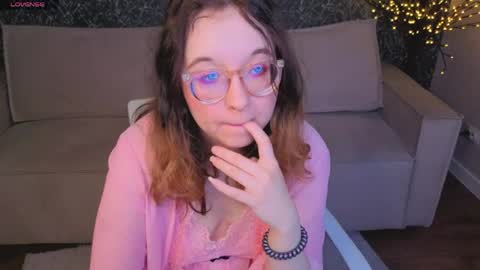 Snapshot of aleks_caste chatting on April 2026 02:27:02 AM Aleks online show from April 2026 02:27:02 AM