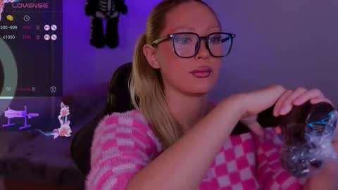 aleksacandy online show from November 2025 03:12:02 PM