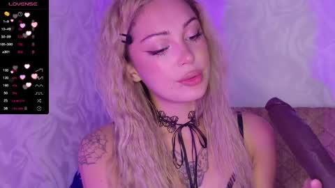 Snapshot of aleksacandy chatting on May 2026 04:35:02 PM aleksacandy online show from May 2026 04:35:02 PM