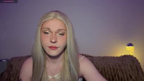 Snapshot of alena_dubai chatting on March 2026 04:23:01 AM ALENA INDEPENDENT MODEL online show from March 2026 04:23:01 AM