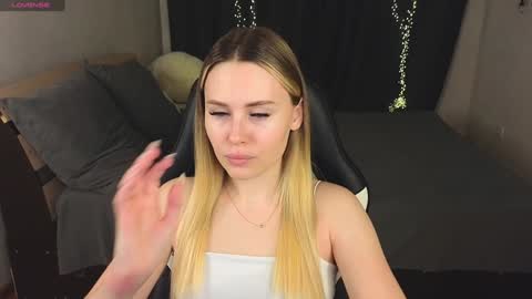 Alena online show from January 2025 04:27:02 PM