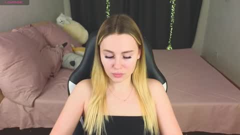 Alena online show from February 2025 04:24:01 PM