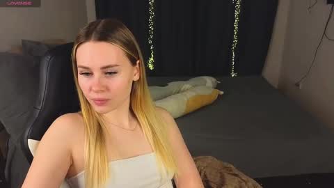 Alena online show from February 2025 03:14:01 PM