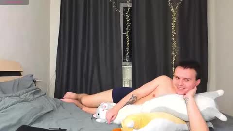 Alena online show from October 2025 05:43:02 PM