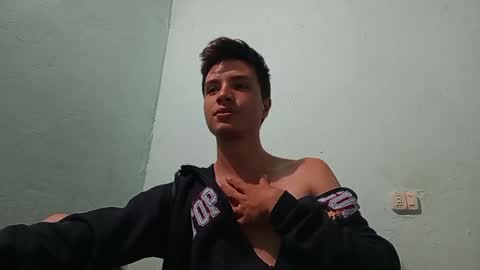 Snapshot of aleo_011 chatting on January 2025 01:48:02 AM Alejandro online show from January 2025 01:48:02 AM