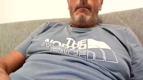 Snapshot of alesao80 chatting on October 2025 11:16:02 PM Ale online show from October 2025 11:16:02 PM