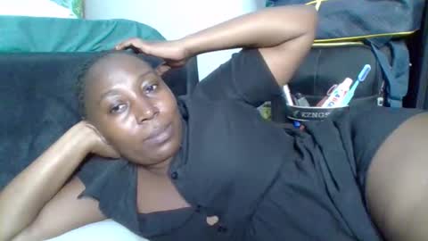 Noreen Kennth and Emilly online show from November 2025 08:18:01 PM