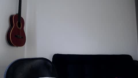 Aleska online show from February 2026 04:35:01 PM