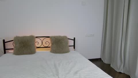 alessamay online show from April 2026 08:24:02 PM