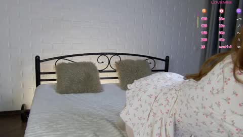 alessamay online show from April 2026 09:39:33 PM