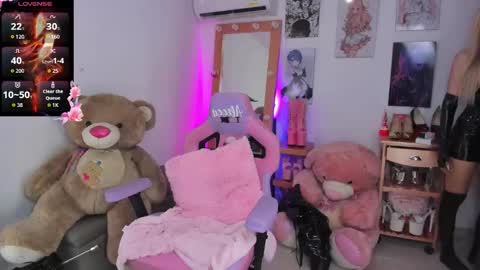 Snapshot of alessandra_thedoll chatting on May 2026 09:33:01 PM Alessa online show from May 2026 09:33:01 PM