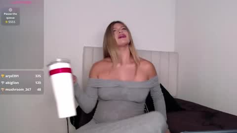 Snapshot of alessandrabloom chatting on April 2026 07:45:01 AM Alessandra Bloom online show from April 2026 07:45:01 AM