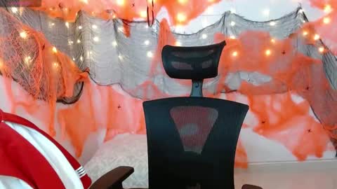 Alessandra Leblanc online show from October 2025 10:21:01 AM