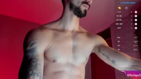 Snapshot of alessandro_dibellucci chatting on March 2025 09:43:02 PM Kciqu3 Independent model online show from March 2025 09:43:02 PM