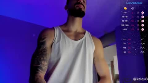 Snapshot of alessandro_dibellucci chatting on March 2025 08:52:02 PM Kciqu3 Independent model online show from March 2025 08:52:02 PM