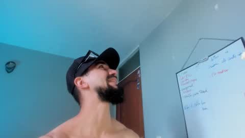 Snapshot of alessandro_dibellucci chatting on September 2025 05:24:02 PM Kciqu3 Independent model online show from September 2025 05:24:02 PM