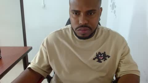 Snapshot of alessandro_hamed chatting on April 2026 02:03:02 PM alessandro hamed online show from April 2026 02:03:02 PM