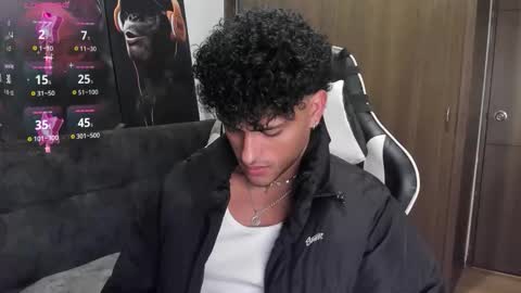 Alessandro Vanni online show from November 2025 10:41:01 PM