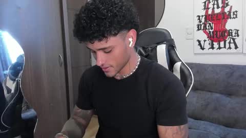 Alessandro Vanni online show from December 2025 03:19:01 PM