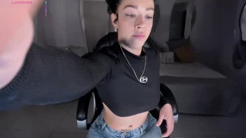 Snapshot of alessaromero chatting on November 2025 05:22:01 PM ALESSA ROMERO online show from November 2025 05:22:01 PM