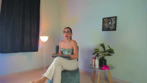 Snapshot of alessia_noire chatting on May 2026 03:04:02 AM Alessia online show from May 2026 03:04:02 AM