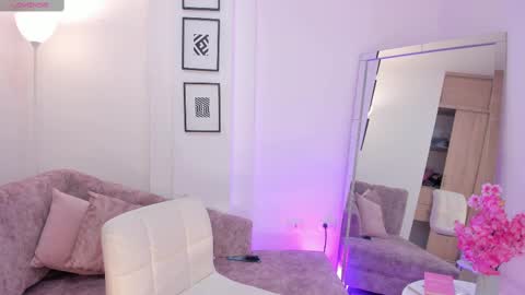 Snapshot of alessia_yorks chatting on October 2025 12:50:01 PM alessia_yorks online show from October 2025 12:50:01 PM